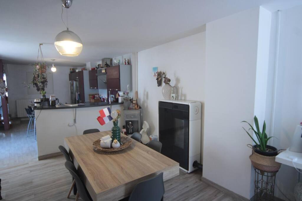 Appartement 90 M2 Vic-sur-Seille Exteriör bild